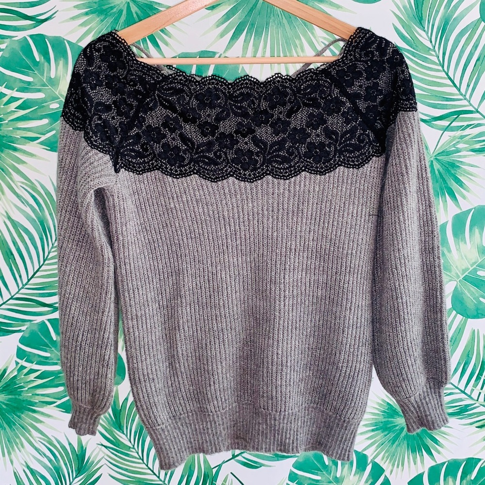 Boat neck lace detail